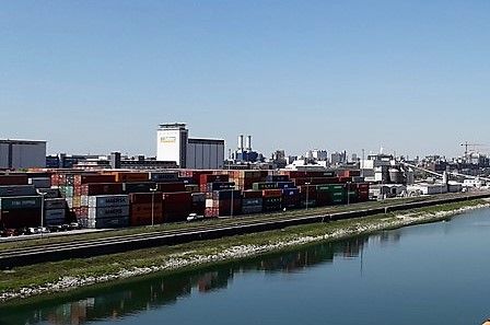 Mannheimer Hafen: Impressionen von der Rheinbrücke nach Ludwigshafen